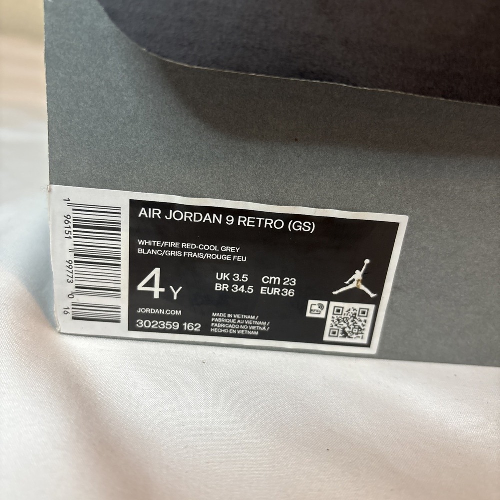 Nike‎ Air Jordan 9 Retro Size 4Y, Fire Red/Cool Grey, 302359-162 - Picture 3 of 16